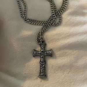 🌺 Metal crucifix with chain-18” long